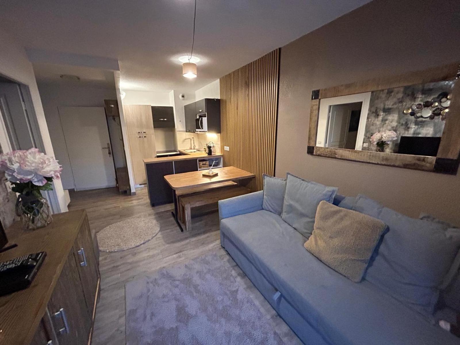 Superbe Appartement Avec Piscine Et Garage Péone المظهر الخارجي الصورة