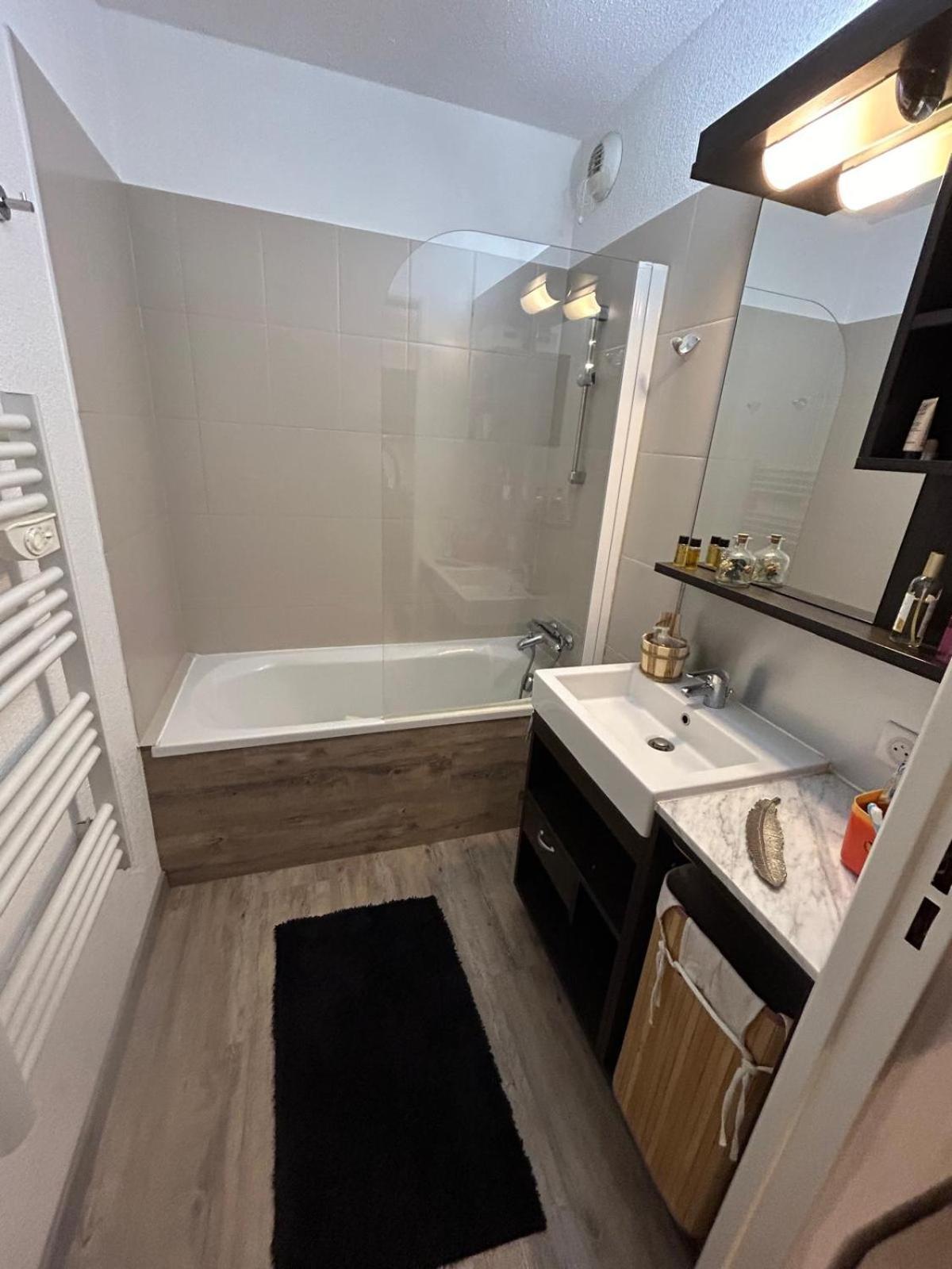 Superbe Appartement Avec Piscine Et Garage Péone المظهر الخارجي الصورة
