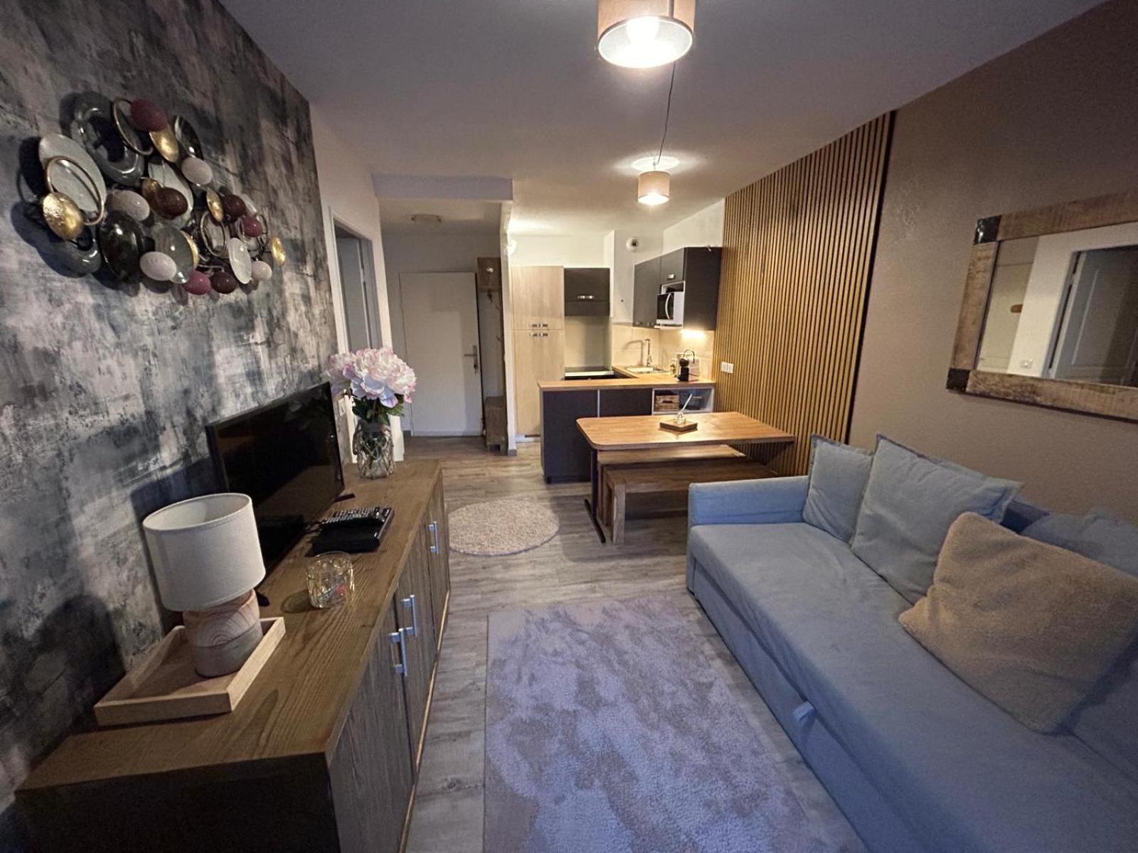 Superbe Appartement Avec Piscine Et Garage Péone المظهر الخارجي الصورة